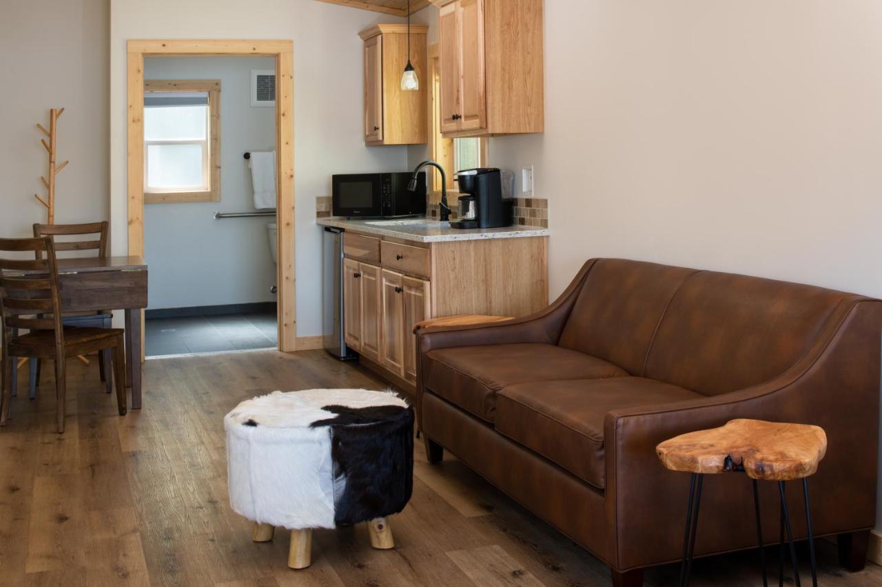 Boardman River Lodge And Cabins מראה חיצוני תמונה
